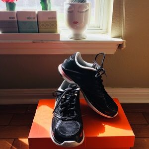 Nike Zoom Quick Sister+ | Women Size 6 | Like New